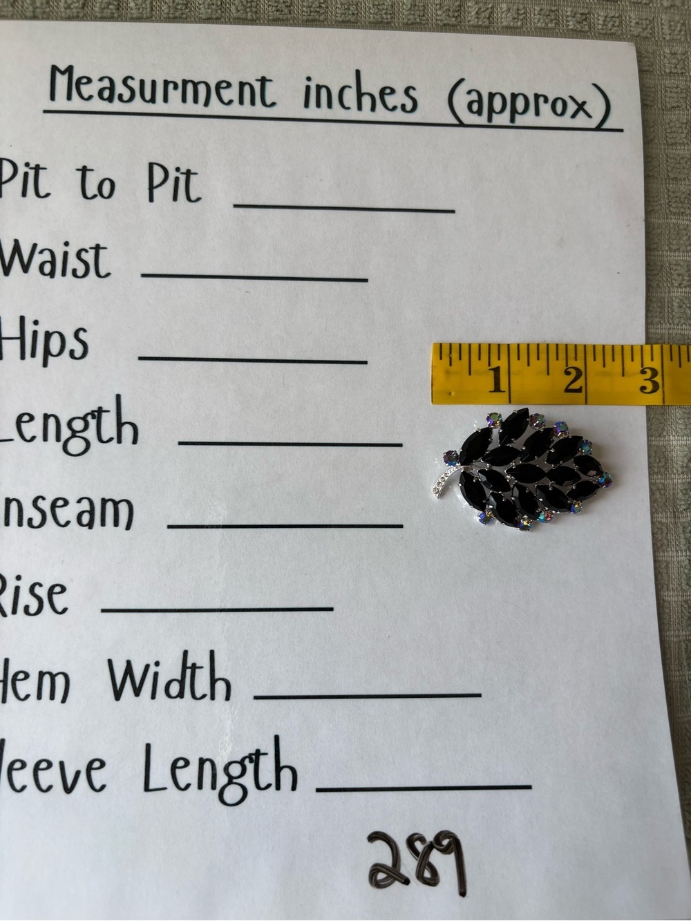Black Leaf Rhinestone Brooch - Picture 4 of 4